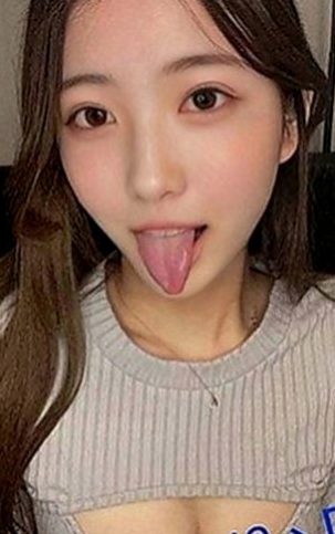 田寮外賣茶：虹穎 |雜誌模特兒|167cm|42kg|D罩杯|20歲|妹妹腿兒纖細雙膝可以彎曲到胸前，可讓你插得又深又密，  注意事項：要嘗試無套的請先跟我說明