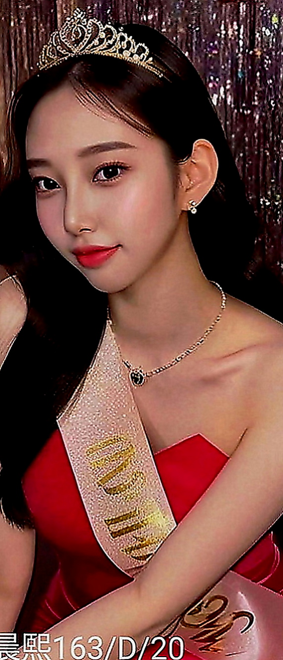台南按摩外送：佳莉 |婚禮策劃助理|169cm|54kg|C罩杯|19歲|駕蠢共浴KIss舌吻  讓你愛不釋手 屁股很會搖喔