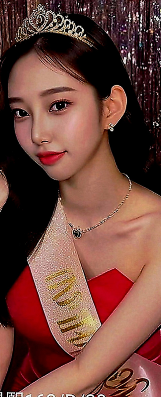 台南按摩外送：佳莉 |婚禮策劃助理|169cm|54kg|C罩杯|19歲|駕蠢共浴KIss舌吻  讓你愛不釋手 屁股很會搖喔