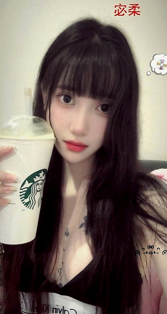 大甲按摩：曼妮 |職業是空姐|164cm|52kg|E罩杯|18歲|服務很貼心 配合度超贊呦!!! 蜜穴很會夾 一雙美腿夾住你的腰